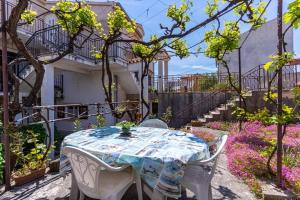 Studio apartment in Cres with Terrace, Air condition, WIFI, 5206-2 