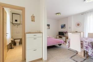 Studio apartment in Cres with Terrace, Air condition, WIFI, 5206-2 