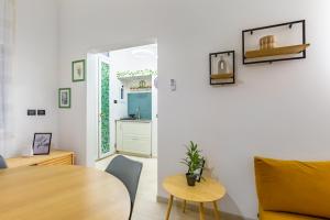 GuestHost - San Lorenzo Central Roomy Apartment