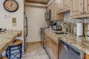 Lion Square Lodge South 554