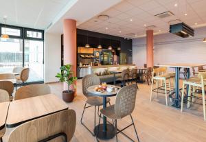 Hotels B&B HOTEL Massieux Genay : photos des chambres
