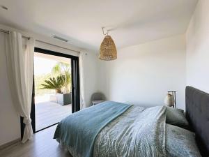 La Vigie, villa pour 8 personnes avec piscine chauffée et vue mer à La Londe-Les-Maures