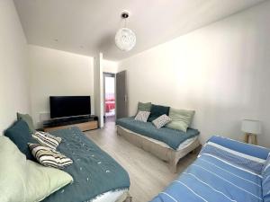 Villas La Vigie, villa pour 8 personnes avec piscine chauffee et vue mer a La Londe-Les-Maures : photos des chambres