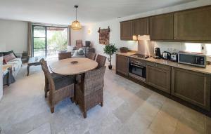 2 Bedroom Awesome Home In Saint-Laurent-De-La-Ca