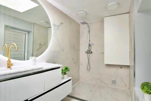 Villas Villa Vieux Lille access, proche gare, parking Offert : photos des chambres