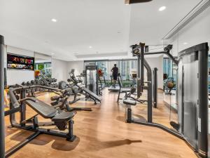 Luxurious & Spacious 2BR l Burj & Fountain Views l Walk to Dubai Mall l Pool l Gym