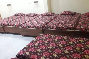 Yatharth Geeta Home Stay