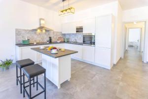 Villa Ficos by Villa Plus