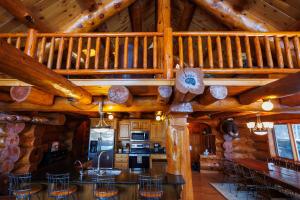 Log Retreat at Fish Creek by Simple Life Rentals