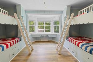 Here Comes the Sunset by Simple Life Rentals - 3hvězdičkové hotely ve městě Egg Harbor