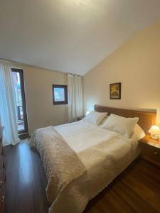 Mountain view 1-bedroom apartment few steps from ski piste and Gondola lift