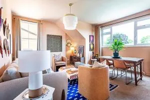 Stylish Boutique Apartment - 莱尼斯公园