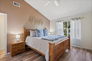 2721 North Poinciana #164