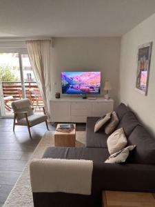 Charmant appart, avec parking à quelques minutes du départ des télécabines - 4hvězdičkové hotely ve městě Crans-Montana