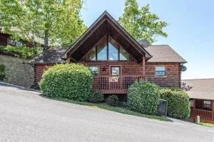 Smoky Mtn Lux Cabin Hot Tub, Pool, Views! - Seaton Spring