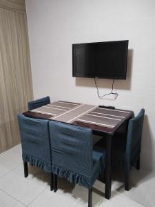 Near MOA and NAIA airport at Shore 1 Residences with balcony -unlimited WIFI