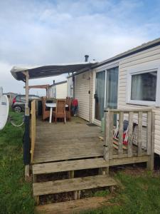 Campings Mobill- home 8 PERSONNES 2 SALLES DE BAIN 2 WC : photos des chambres