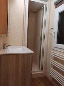 Campings Mobill- home 8 PERSONNES 2 SALLES DE BAIN 2 WC : photos des chambres