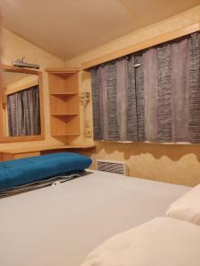 Campings Mobill- home 8 PERSONNES 2 SALLES DE BAIN 2 WC : photos des chambres
