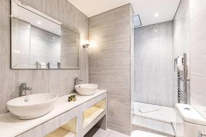 Beautiful Two Bedroom Abode in Notting Hill