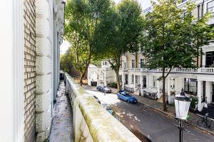 Notting Hill Charm Central 2-Bed Gem