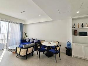 VARIA Luxury Apartment w Balcony & Oceanview Sunset Town