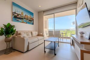 Nuevo, Exclusivo Apto 2BR Laguna Cristalina