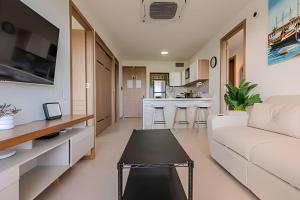 Nuevo, Exclusivo Apto 2BR Laguna Cristalina