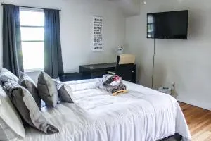 Master Bedroom in home away from home - Hazel Park