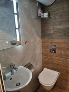 Hot Spot Studio in the center