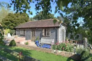 Deer Lodge with a View - Warnham