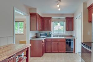 Royal Oak Home 13 Mi to Downtown Detroit