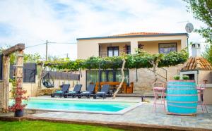 Kuća poli stare nuoni