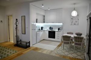 Present Perfect Stay