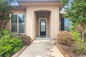 Tailored For Working Professionals At Thibs Crib - Hackberry