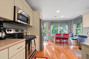 Blue Bear Cottage at Simple Life Rentals