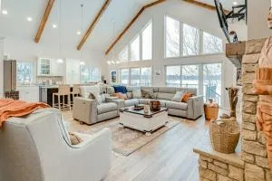 Lakefront Rhinelander Cottage with Private Dock! - توماهوك