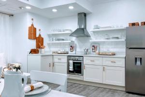 Sunset View, Walk to Pool, Hot Tub, Dining, Shops