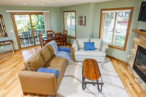 Yellow Birch Cottage by Simple Life Rentals