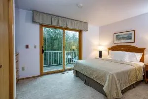 Relaxing Busy Bee C-7 by Simple Life Rentals - 鱼溪