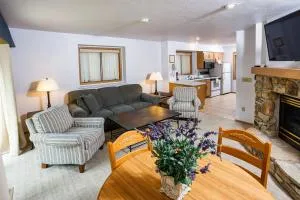 Holiday by the Bay Unit A-4 by Simple Life Rentals - 鱼溪