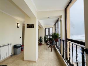 Фокс Хаус FOX HOUSE