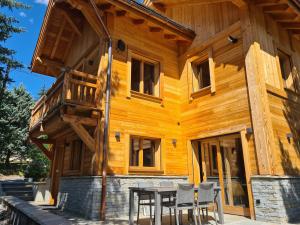 Chalet neuf Eterlou 130 m carrés 5 chambres 10 couchages à Serre Chevalier