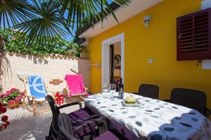 Holiday Home 4928-11 for 4 Pers in Porec