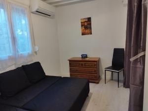 Maisons de vacances Jolie petite Maison, Clim, residence avec piscine a 5mn circuit Paul Ricard : photos des chambres