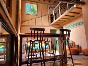 Refúgio Terracota uma casa bioconstruída com arte