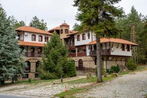 Хотелски Комплекс - Щастливците