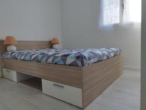 Maisons de vacances Jolie petite Maison, Clim, residence avec piscine a 5mn circuit Paul Ricard : photos des chambres