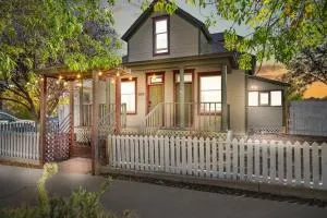 4Bd 3ba Near UNM Old Town and Downtown Dog Friendly - 阿尔伯克基