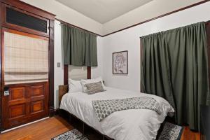 4Bd 3ba Near UNM Old Town and Downtown Dog Friendly